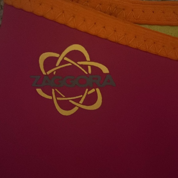 Zaggora Bright Pink and Orange Capri Leggings - Picture 3 of 4